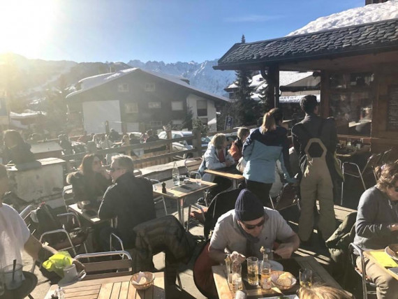 Apres Ski Bar Fer A Cheval Verbier